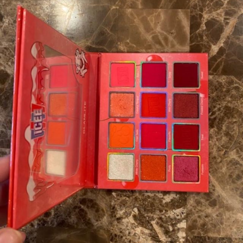 GLAMLITE ICEE Cherry Palette